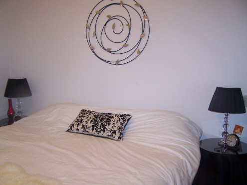 This is the bed.  Matching side tables and lamps.