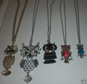 http://cgi.ebay.com/VINTAGE-OWL-NECKLACE-JEWELRY-LOT-JOINTED-SIGNED-NO-RESV_W0QQitemZ140297073432QQcmdZViewItemQQptZVintage_Costume_Jewelry?hash=item140297073432&_trksid=p3286.c0.m14&_trkparms=72%3A1326%7C66%3A2%7C65%3A12%7C39%3A1%7C240%3A1318%7C301%3A1%7C293%3A1%7C294%3A50