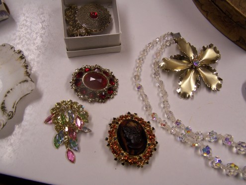 A gorgeous cameo and some really pretty crystals.