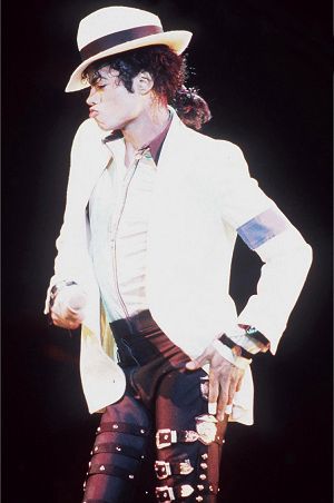 http://www.fanpix.net/picture-gallery/892/1216892-michael-jackson-picture.htm